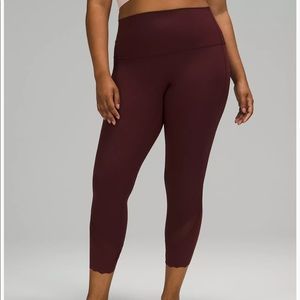 Lululemon - Wunder Under Scalloped Crop